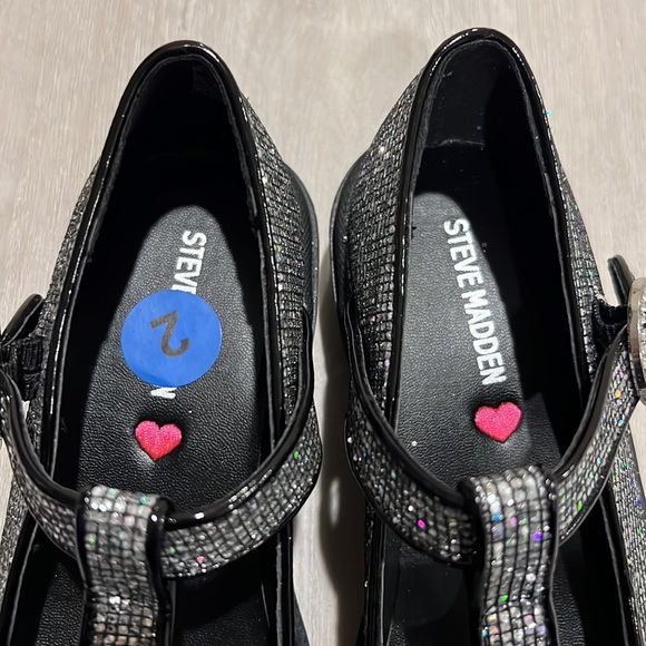 NWOT Steve Madden Sparkly Shoes Size 2 - Picture 5 of 8